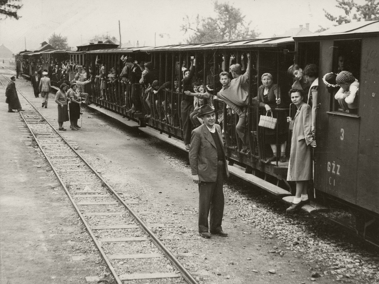 Kolodvor vlaka 'Samoborček', ulica Kate Dumbović (današnja ulica Božidara Adžije), oko 1960. godine